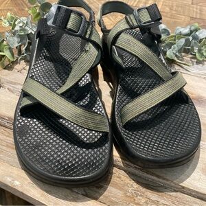 CHACO WOMEN’S GREEN STRAP SANDALS WOMEN’s 8